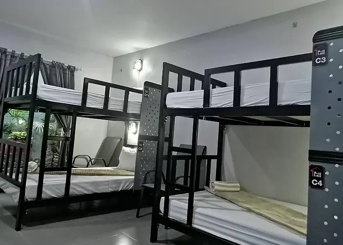 The Bunkhouse Donmueang Airport Hostal