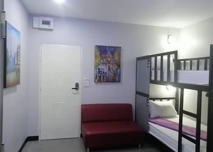 The Bunkhouse Donmueang Airport Hostal *