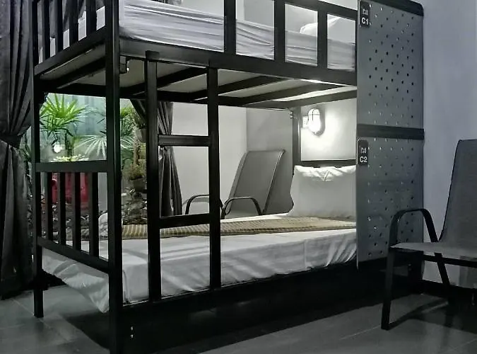 The Bunkhouse Donmueang Airport Hostal *